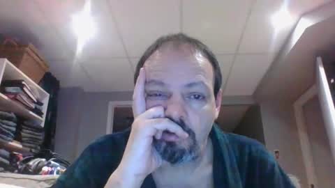 Snapshot of walker033 chatting on 02/10/25, 06:09 walker033 online show from 02/10/25, 06:09