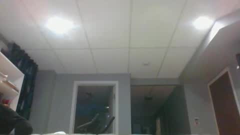 walker033 online show from 12/23/25, 04:10