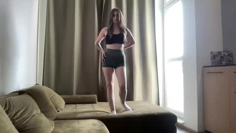 Snapshot of walkiria19 chatting on 07/04/26, 01:17 walkiria19 online show from 07/04/26, 01:17