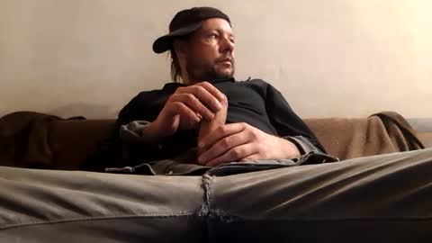 Snapshot of wand_dick chatting on 02/04/26, 01:33 Luki69 online show from 02/04/26, 01:33