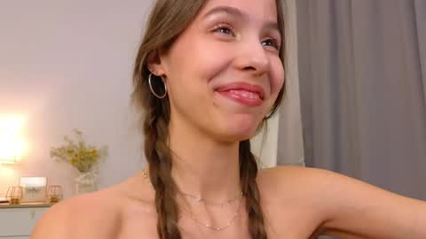 Wendy. Hello Honeys Ill see you 2nd 5th 7th this week love you3 online show from 01/11/25, 10:40