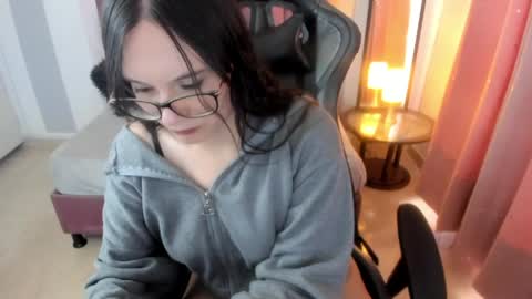 Snapshot of wanda_sg chatting on 04/28/26, 06:13 Alexandra online show from 04/28/26, 06:13