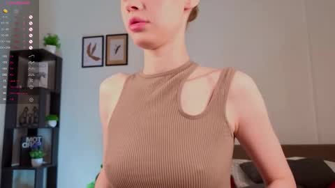 Snapshot of wandaalsbrook chatting on 09/26/25, 11:31 Emi online show from 09/26/25, 11:31