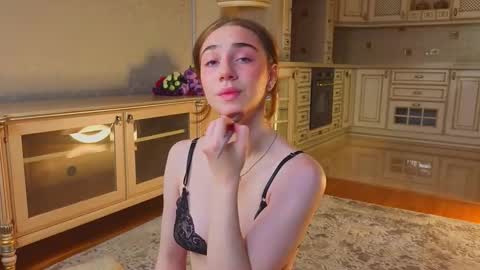 hello guys im Lilian online show from 10/03/25, 03:25