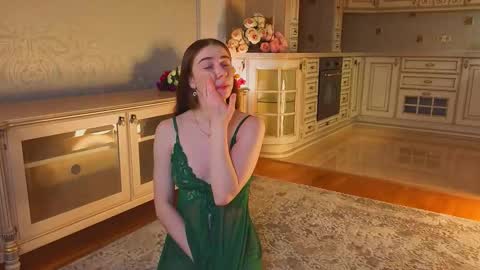 hello guys im Lilian online show from 10/04/25, 03:15
