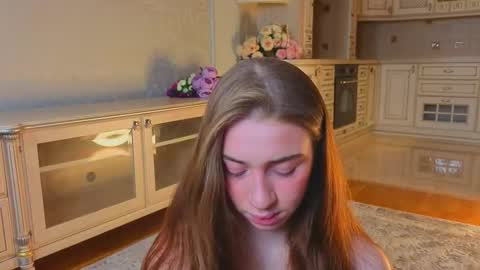 hello guys im Lilian online show from 10/15/25, 03:06