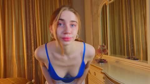 hello guys im Lilian online show from 11/11/25, 03:06