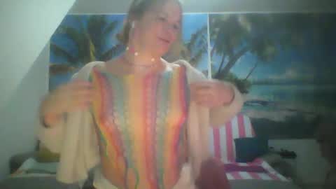 Snapshot of wannafeelitall chatting on 12/28/24, 08:58 Emilia inst  online show from 12/28/24, 08:58