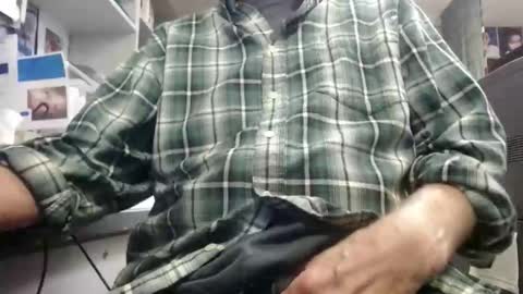 Snapshot of wannajobuddy chatting on 11/03/25, 04:19 curiousforwhatever online show from 11/03/25, 04:19