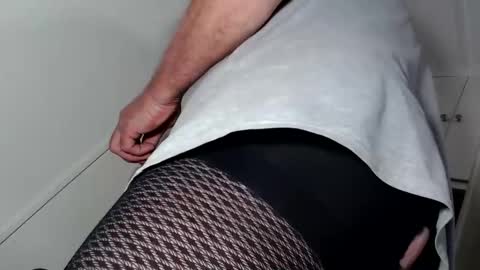 wants online show from 12/28/24, 08:05