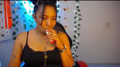 Snapshot of warisgoddes chatting on 05/26/26, 04:41 EMILY online show from 05/26/26, 04:41