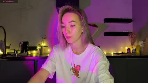 Snapshot of watergirl_ chatting on 12/16/24, 05:06 Im saving up for a new car help me online show from 12/16/24, 05:06