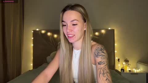 Snapshot of watergirl_ chatting on 01/20/25, 11:10 Im saving up for a new car help me online show from 01/20/25, 11:10