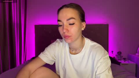 Snapshot of watergirl_ chatting on 02/26/25, 01:11 Im saving up for a new car help me online show from 02/26/25, 01:11