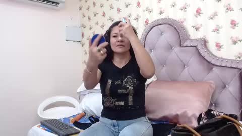 Snapshot of watson_crystal00 chatting on 02/28/26, 12:50 Milf Latina online show from 02/28/26, 12:50