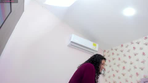 Snapshot of watson_crystal00 chatting on 07/27/26, 01:18 Milf Latina online show from 07/27/26, 01:18