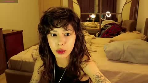 Snapshot of wavy_nights chatting on 12/05/24, 04:55 Mina online show from 12/05/24, 04:55