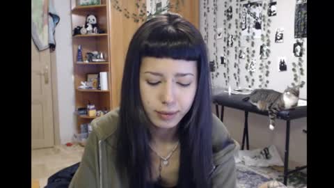 Mina online show from 11/02/25, 10:12