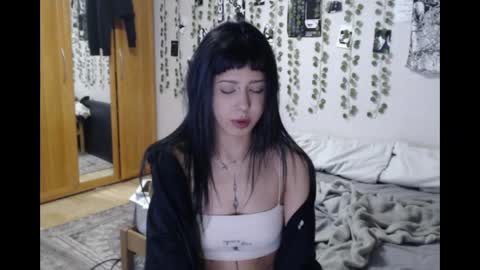 Mina online show from 04/17/26, 06:00