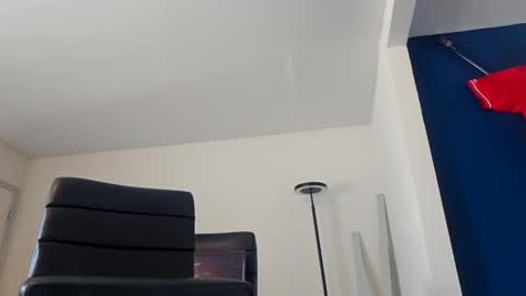 Snapshot of wayneworlds68 chatting on 10/06/25, 04:48 WayneWorlds68 online show from 10/06/25, 04:48