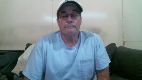 Snapshot of wbfarm chatting on 04/22/26, 02:25 WB Farm online show from 04/22/26, 02:25