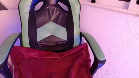 Trixie 3 online show from 10/31/25, 03:02