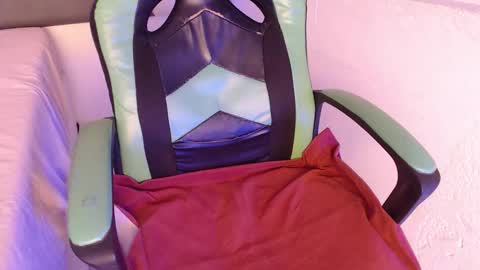 Trixie 3 online show from 11/22/25, 03:33