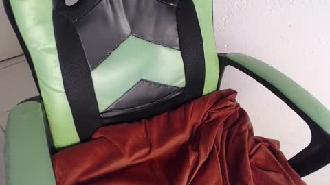 Trixie 3 online show from 11/25/25, 02:39