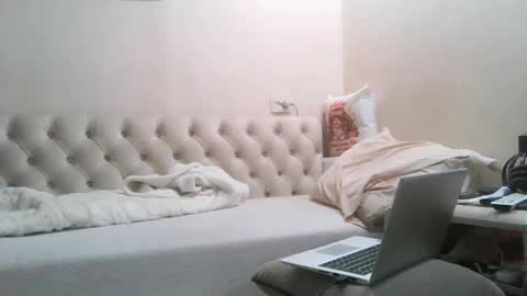 webcamboy98 online show from 03/13/26, 09:27