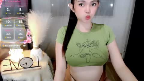 Snapshot of webcum_mami chatting on 06/11/26, 01:27 mami abby online show from 06/11/26, 01:27