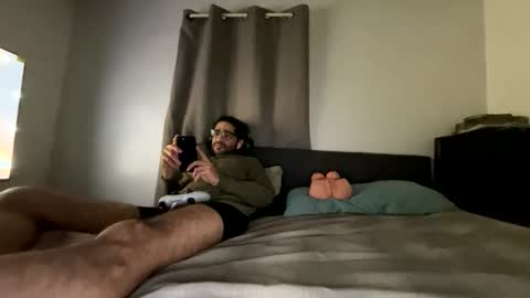 Snapshot of webthrow chatting on 11/29/25, 06:49 ShootingWebs online show from 11/29/25, 06:49