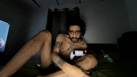 Snapshot of webthrow chatting on 01/09/26, 05:32 ShootingWebs online show from 01/09/26, 05:32