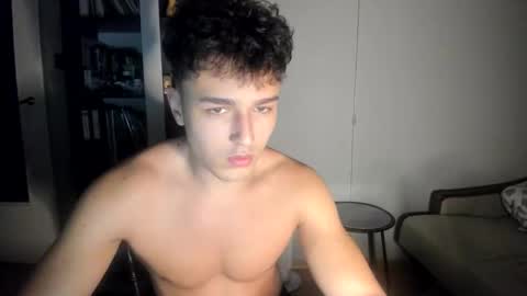 wee_willy_winky online show from 06/10/26, 11:24