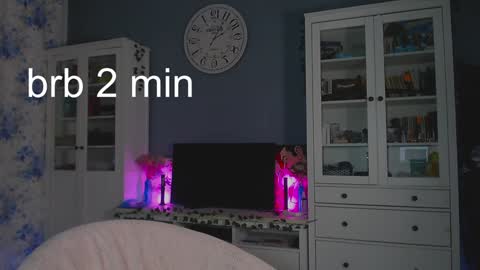 Snapshot of weed_princesss chatting on 01/24/25, 02:30  moon  online show from 01/24/25, 02:30