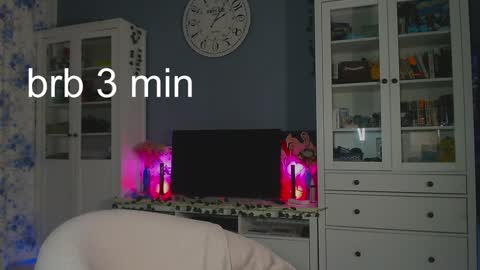 Snapshot of weed_princesss chatting on 01/30/25, 03:08  moon  online show from 01/30/25, 03:08