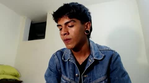 Snapshot of weed_zack chatting on 01/10/25, 10:04 weed_zack online show from 01/10/25, 10:04