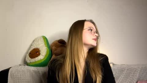 Elise online show from 12/01/25, 05:18