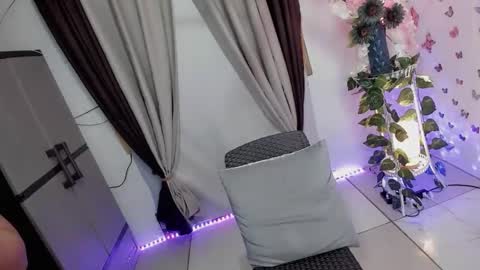 Hi Im LOVIE Please dont forget to follow and thumbs up me online show from 10/04/25, 04:49