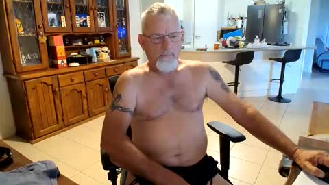 Snapshot of wellhelloo chatting on 05/03/26, 12:16 Wellhelloo online show from 05/03/26, 12:16