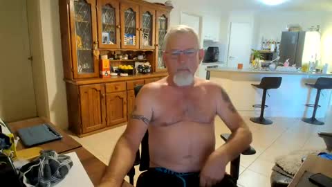 Snapshot of wellhelloo chatting on 06/19/26, 06:51 Wellhelloo online show from 06/19/26, 06:51