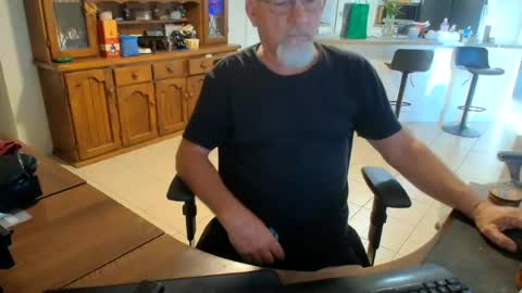 Snapshot of wellhelloo chatting on 07/14/26, 06:07 Wellhelloo online show from 07/14/26, 06:07