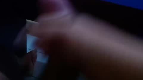 Snapshot of wellingtont chatting on 10/20/25, 02:01 wellingtont online show from 10/20/25, 02:01