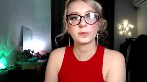 Liza online show from 10/19/25, 11:16