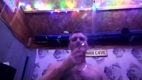 Snapshot of welshdragon37 chatting on 12/17/25, 05:41 Welshdragon37 online show from 12/17/25, 05:41