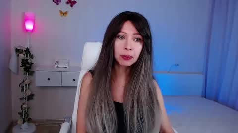 Wendi Foster online show from 11/24/25, 07:02