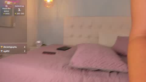 Wendolyn online show from 10/02/25, 02:35