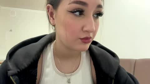 Snapshot of wendolynmusil chatting on 04/05/26, 04:15 Anna online show from 04/05/26, 04:15