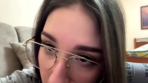 Snapshot of wendolynmusil chatting on 04/10/26, 04:23 Anna online show from 04/10/26, 04:23