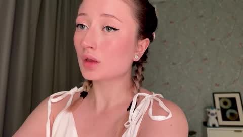 Daisy    online show from 10/28/25, 05:04