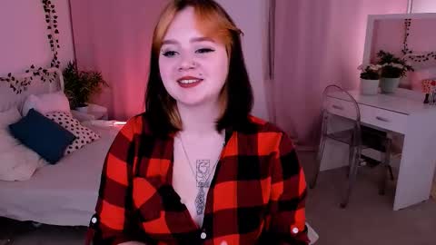 Snapshot of wendyycandy chatting on 09/26/25, 04:44 wendyycandy online show from 09/26/25, 04:44